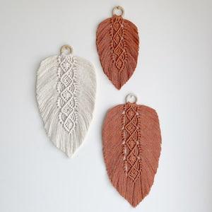 Serene Feathered Treasures - Feather Macrame Wall Hanger